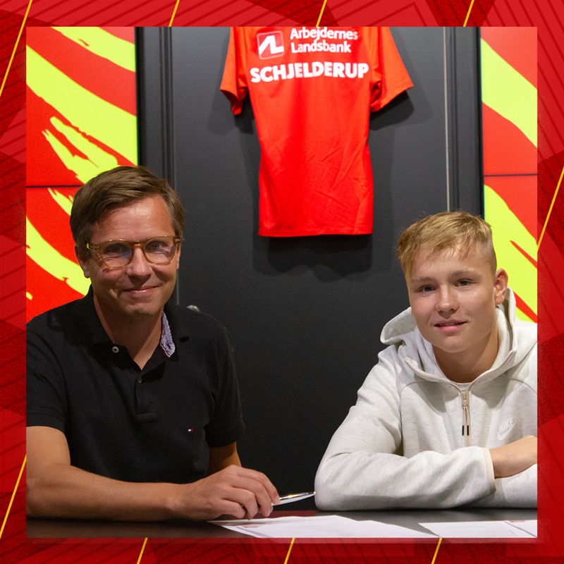 FCNordsjaelland's tweet photo. 𝐀𝐤𝐚𝐝𝐞𝐦𝐢𝐞𝐭 ➡️ 𝐒𝐮𝐩𝐞𝐫𝐥𝐢𝐠𝐚𝐞𝐧 ➡️ 𝐁𝐞𝐧𝐟𝐢𝐜𝐚
Tusind tak for denne gang, "Schjelde"! ♥️💛🐯
#vises