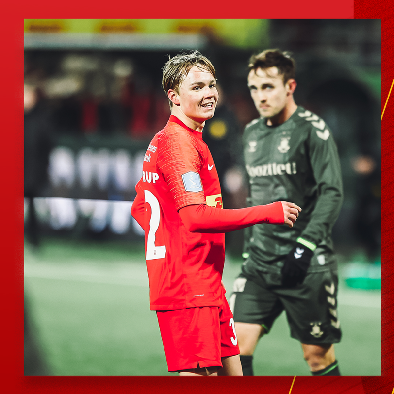 FCNordsjaelland's tweet photo. 𝐀𝐤𝐚𝐝𝐞𝐦𝐢𝐞𝐭 ➡️ 𝐒𝐮𝐩𝐞𝐫𝐥𝐢𝐠𝐚𝐞𝐧 ➡️ 𝐁𝐞𝐧𝐟𝐢𝐜𝐚
Tusind tak for denne gang, "Schjelde"! ♥️💛🐯
#vises