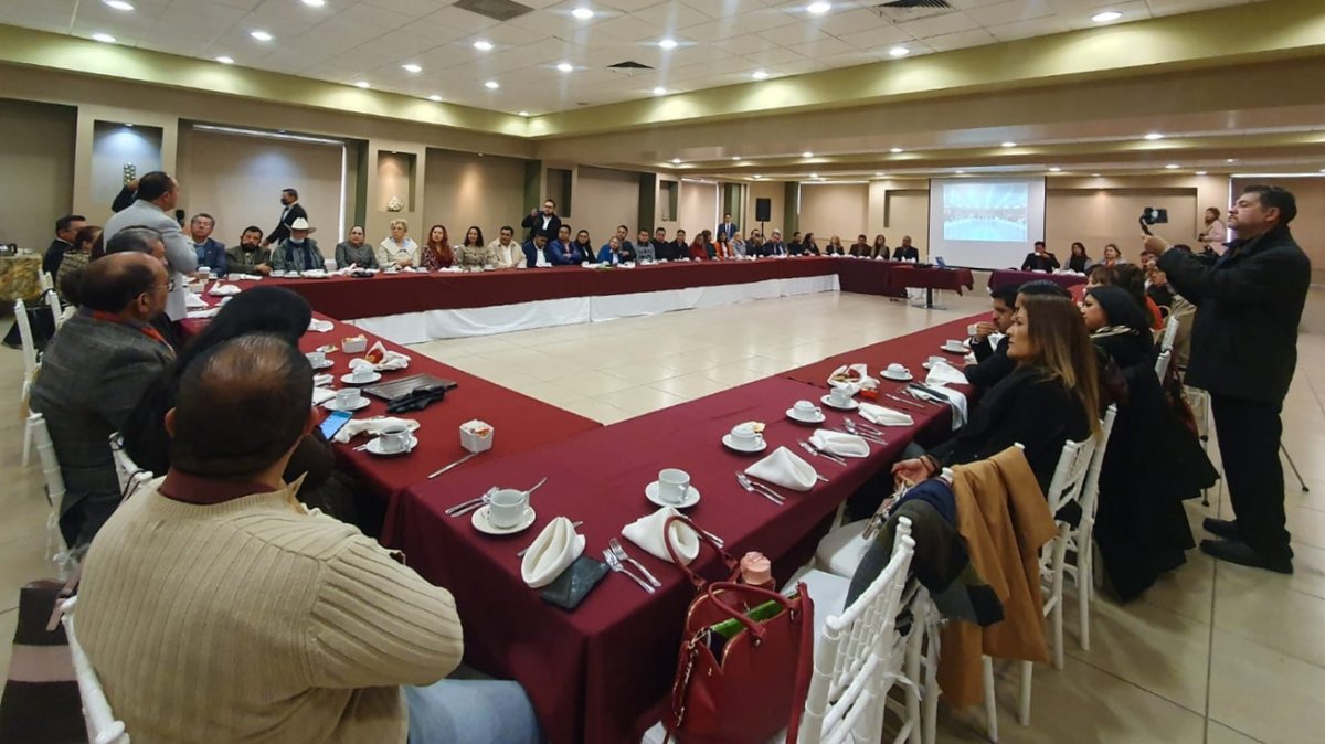 MaribelGalvanJ's tweet photo. ⚖️ Agradezco a la Federación de Colegios y Asociaciones de Zacatecas, integrante de la Coordinadora Nacional de Abogados, por la invitación a su XI Tradicional Desayuno de Año Nuevo. ¡Gracias colegas, abogadas y abogados, por la enorme distinción! #TransformaciónLegislativa https://t.co/hxcpHTr9NW