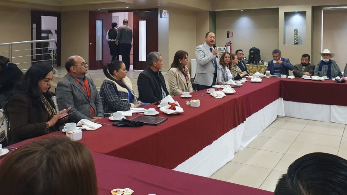 MaribelGalvanJ's tweet photo. ⚖️ Agradezco a la Federación de Colegios y Asociaciones de Zacatecas, integrante de la Coordinadora Nacional de Abogados, por la invitación a su XI Tradicional Desayuno de Año Nuevo. ¡Gracias colegas, abogadas y abogados, por la enorme distinción! #TransformaciónLegislativa https://t.co/hxcpHTr9NW