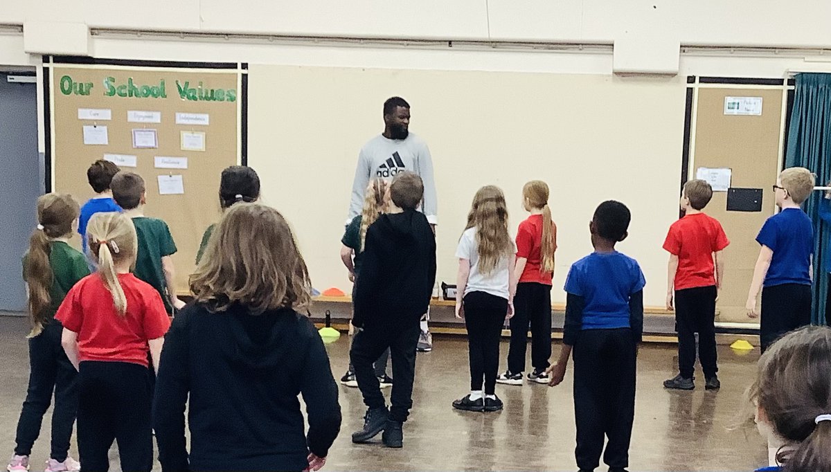SpaldwickPrima1's tweet image. The Adventurers and Navigators had a great time learning a new street dance today to ‘Bad Guy’ by Billie Eilish. Thank you @HuntsSSP #streetdance #funexercise ✨😊