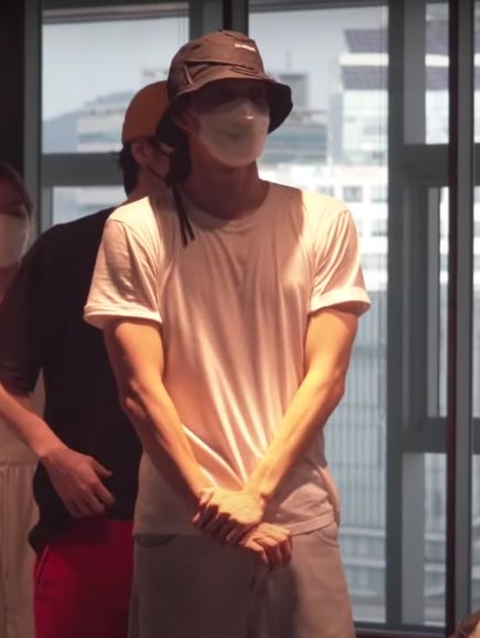 bearoze1's tweet photo. this genre of jongin https://t.co/V0Zkua2nQj