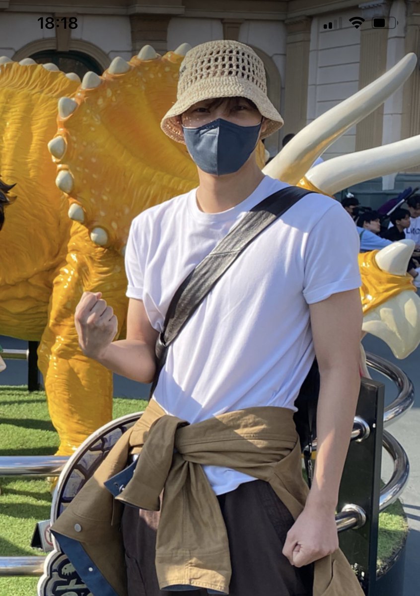 bearoze1's tweet photo. this genre of jongin https://t.co/V0Zkua2nQj