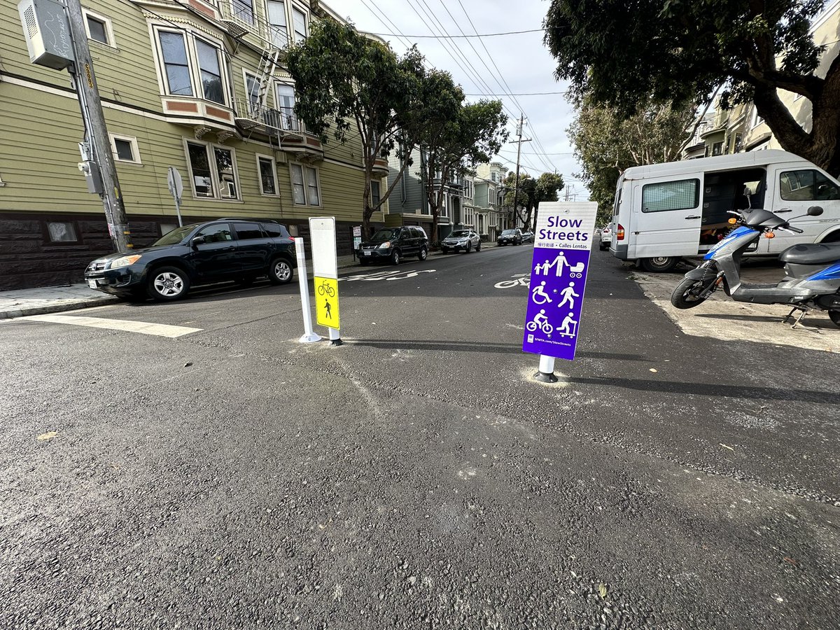 PageSlowStreet's tweet photo. New signs at Central! 👀😍 https://t.co/TV1SBmA6MG