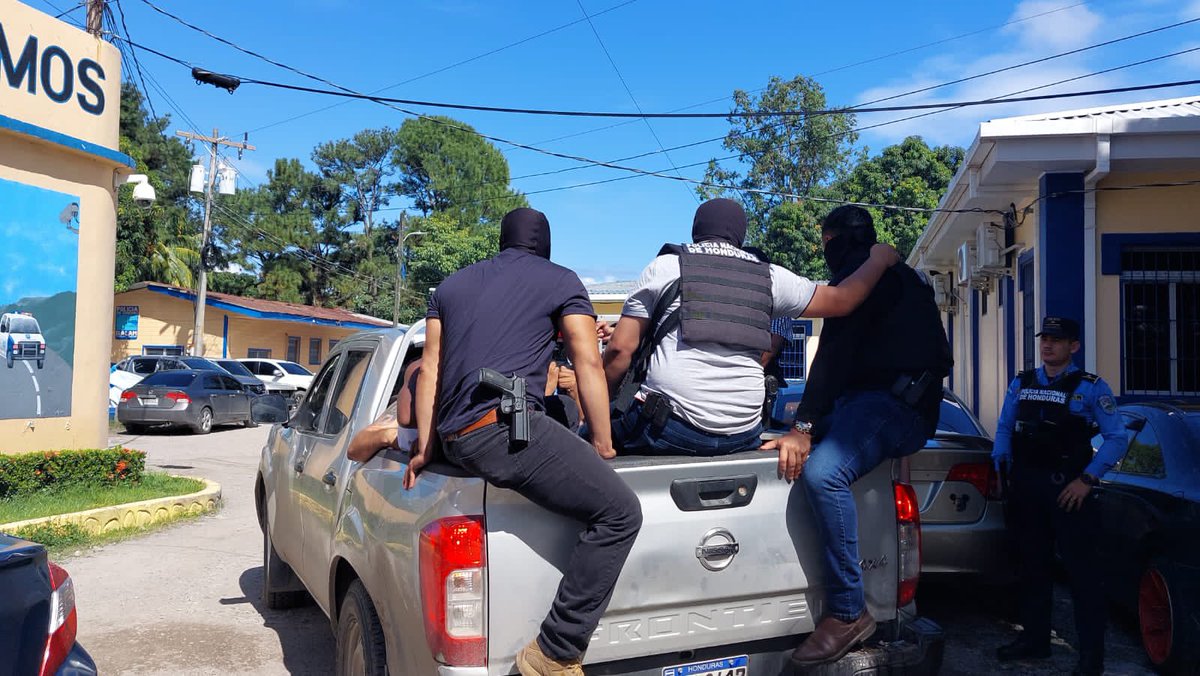 Alertan que el 60% de las detenciones durante el estado de excepción se presentan fuera de los sitios intervenidos

👇🏼 Más sobre el tema: 👇🏼
criterio.hn/alertan-que-el…

Síguenos: <a href="/criteriohn/">Criterio.hn</a>
#honduras #periodismo #noticia #criteriohn
