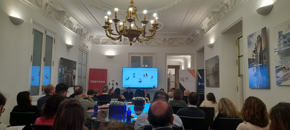 majosemonferrer's tweet photo. Explorando las posibilidades del #Metaverso con casos prácticos muy interesantes.Mavens #ForotechEJECON @AsocEyC https://t.co/97hegB5a3J