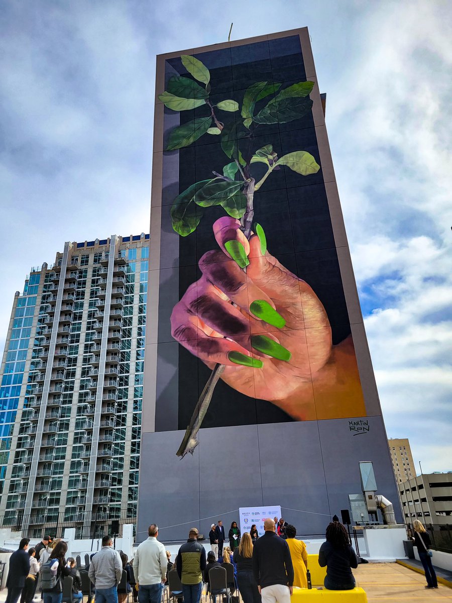 AmericanForests's tweet photo. While we’re in Houston today to unveil the first Ecosystem Restoration Murals in the US, we’re also planting trees 🌳 https://t.co/HZpcvXPHY1