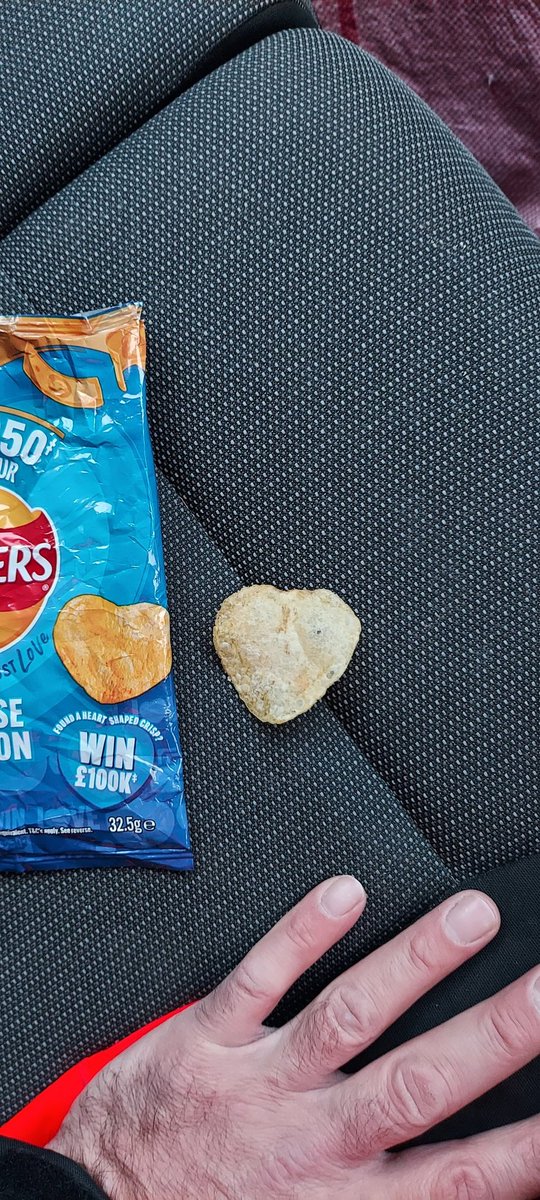 MatDeGennaro's tweet photo. @walkers_crisps #lovefromwalkers ❤️ https://t.co/XAcJdqwxXx