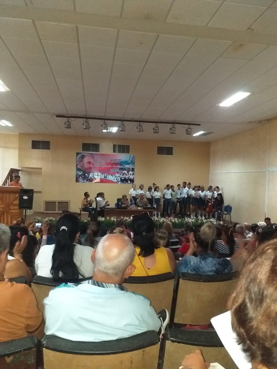 fern_dme's tweet photo. Una fructífera participacion de directores del nivel Primaria en la Riact en compañía de miembros del Gobierno y PCC @DmeCamaguey https://t.co/IncDmtXQVc