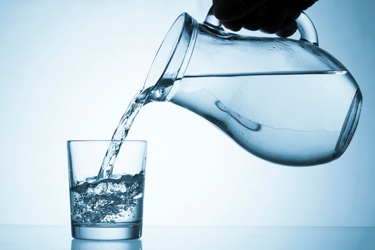 DrGPiro's tweet photo. Drinking water everyday keeps the wrinkles away. Head to our blog to learn more! 💧🧖🏻‍♀️#brighton #howell #hydration #wrinkles https://t.co/zfIsG7M8dJ https://t.co/5xbnAFrtLx