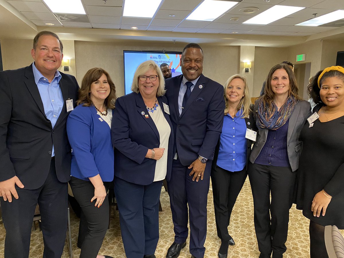 jehpugh's tweet photo. Happy #BCPSblue TEAMBCPS Day everyone! Always a happy day!! @FFFCUofMD @BaltCoPS https://t.co/Ayj8KQtpzh