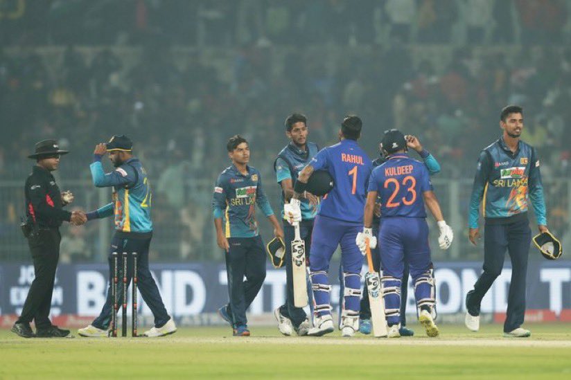 FIndiaofficial's tweet photo. India won the second ODI and the series as well. 👏👏 https://t.co/n0oeRJy5s9