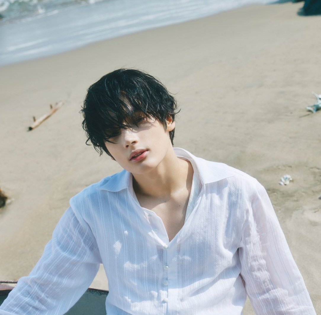 concept photos 📸🌊

 #채원 #CHAEWON #휴닝카이 #HUENINGKAI