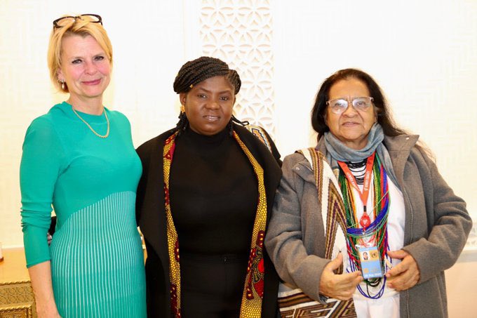 ViceColombia's tweet photo. Hoy la Vicepresidenta @FranciaMarquezM, sostuvo un importante encuentro con la Directora Ejecutiva de @UN_Women, @regner_asa en Nueva York, donde dialogaron sobre la importancia de impulsar una agenda de género en Colombia 🇨🇴.

Sigue 👇🏾 https://t.co/swzlhJg8V5