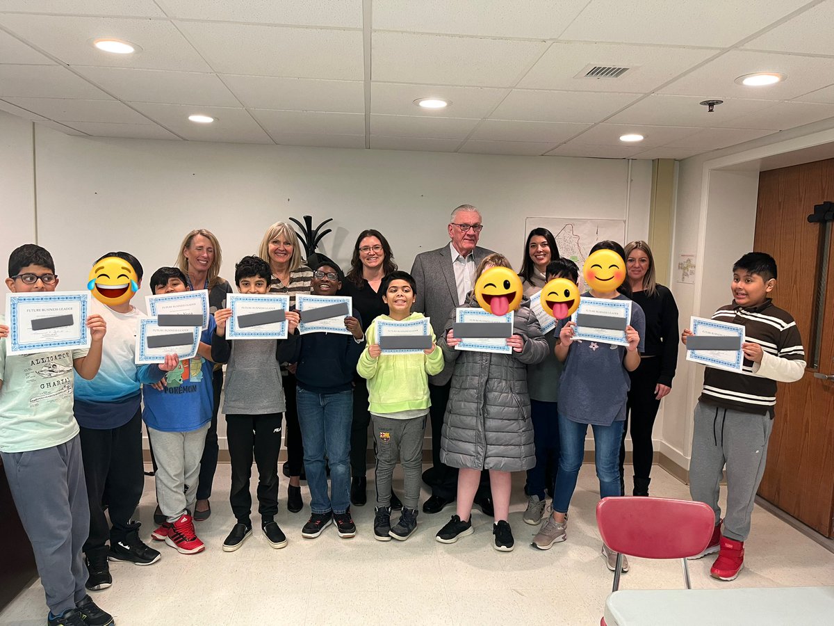 Miss Senneca tweet media