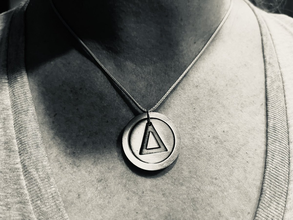 QMCommunity's tweet image. Yo @QuarterMachine who thinks we need a giveaway?  It’s been a minute!  Might have one of these Totz Kidz Creationz necklaces up for grabs soon.  Keep your 👀 out!  Let’s get a bunch of engagement going to make this happen 🔥 🔥 🔥 

#QMFamStrong