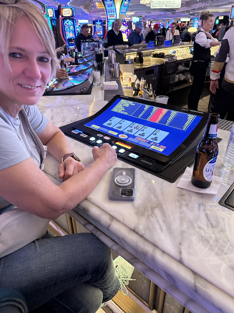 michaelroebuck's tweet photo. Even the wife enjoys #ppaiexpo2023! Don’t forget your custom mats! #matselfie https://t.co/d1XSPmkdhw