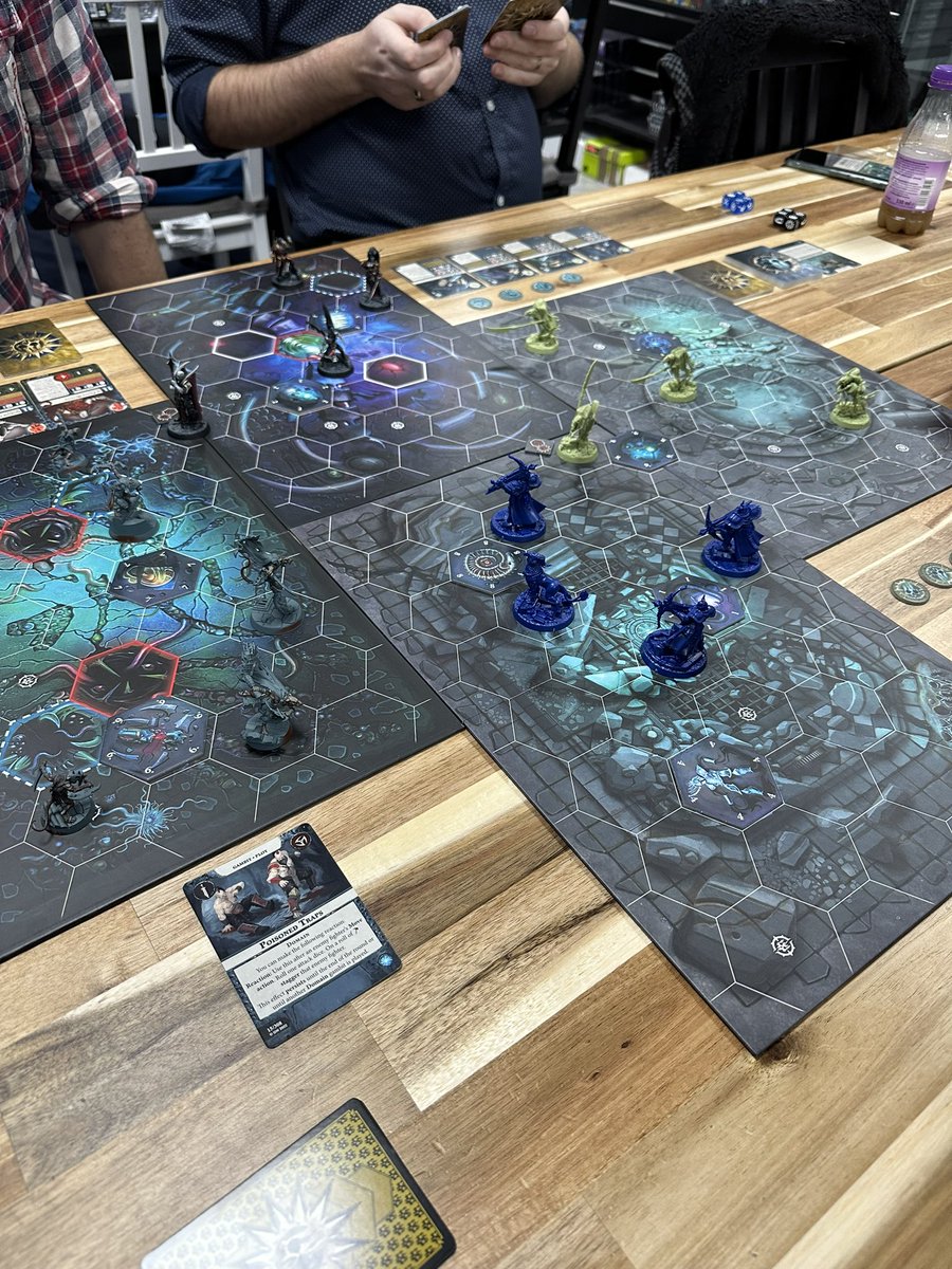 Last night I went to play Warhammer Underworlds at a FLGS. Ran two friends through a game then decided to try a 4-way. First time playing since Shadespire and enjoyed it so much I picked up Gnarlwood. #WarhammerCommunity #WarhammerUnderworlds