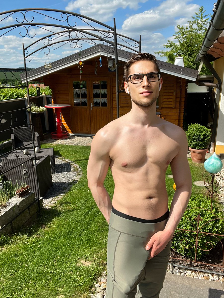 jonasheim2022's tweet photo. My onlyfans is 90% off 
👇🥵
https://t.co/VZRNTGAPN8 https://t.co/2hcZBbQT20