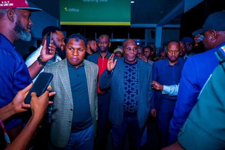 SA_Gender_Atiku's tweet photo. H.E. Atiku Abubakar has returned to Nigeria after an official engagement in the United Kingdom, for the continuation of the National Campaign Rally billed for Saturday in Kogi State.
#UnitySEED
#RecoverNigeria
#AtikuOkowa2023 https://t.co/gjhr8KGkc8