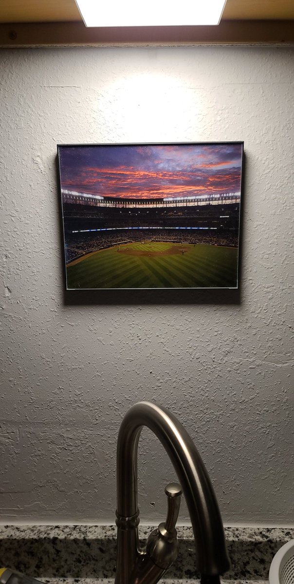 kellijean27's tweet photo. @Twins Moved in to a new apartment last month. Now it feels like home...... https://t.co/dkugXFDyWk