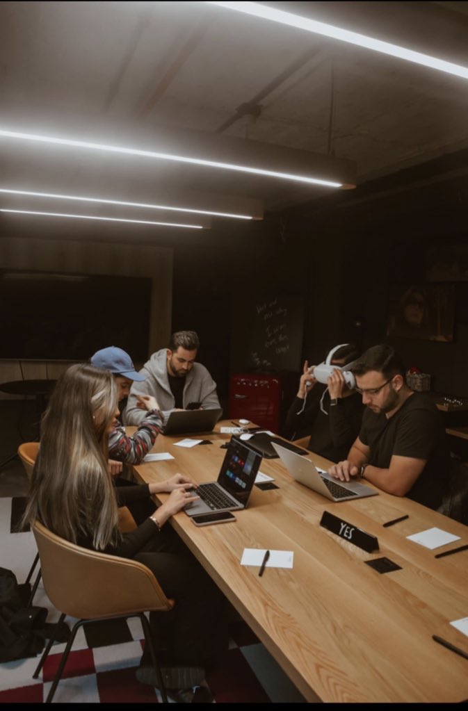carlosprada0x's tweet photo. A small idea that started in a small place can become a global dream with the right obsession. 

@MasterBlox_io 

#throwback #rented #firstoffice https://t.co/x6pdy0N4Fu