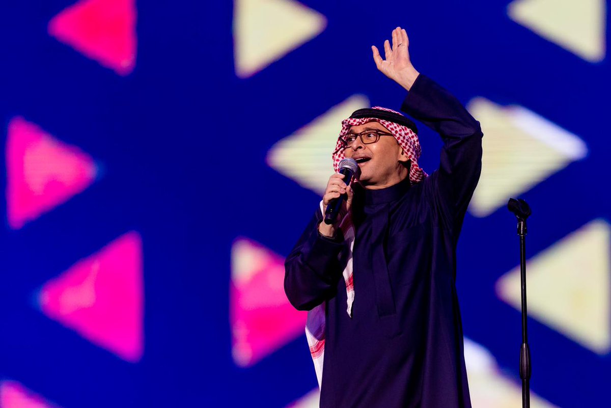 بين لحظات الطرب ونغمها 🎶🌌
نستمتع بصوت الفنان عبدالمجيد عبدالله في #ليلة_عبدالمجيد في #بوليفارد_رياض_سيتي 🎶❤️
#موسم_الرياض