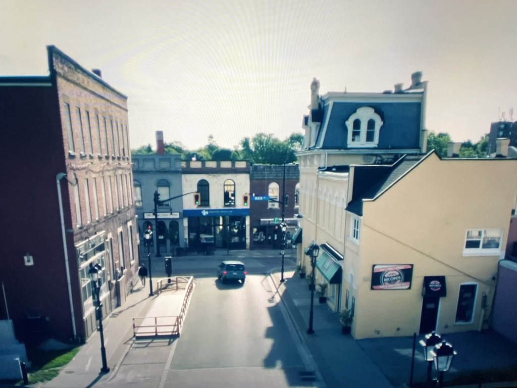 steno79uk's tweet photo. Did I just see @MattiHaapoja ‘s office make a brief appearance in @HandmaidsOnHulu ? https://t.co/6NWBgmXEgu