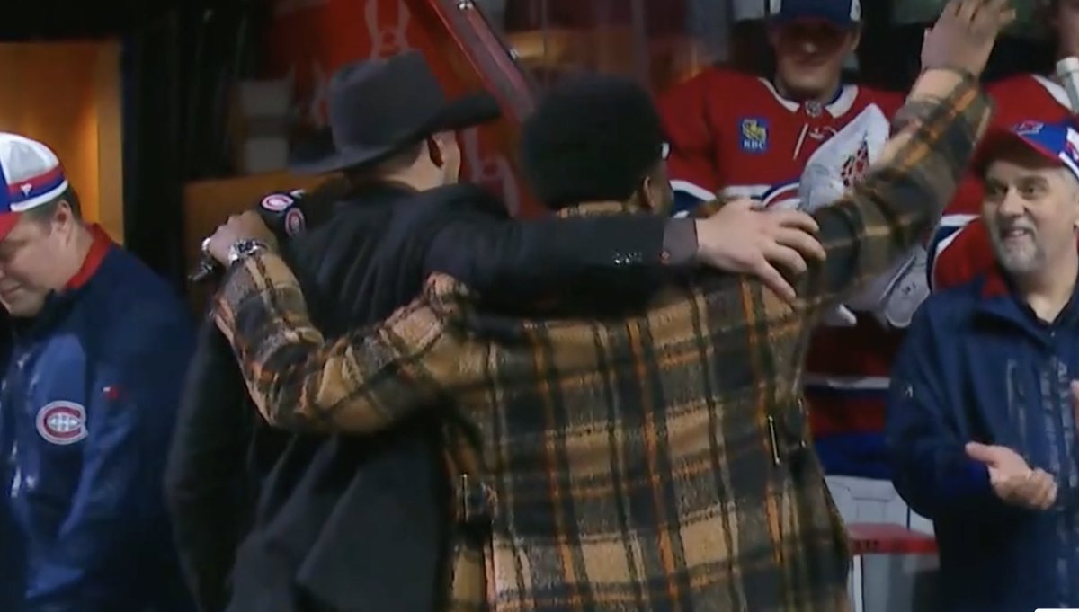 lamessista's tweet image. MARC BERGEVIN I AM IN YOUR WALLS. THE CIA AND FBI ARE GUARDING ME. YOU ARE THE MOST WANTED WAR CRIMINAL IN NORTH AMERICA YOU HAVE THE RIGHT TO REMAIN SILENT EVERYTHING YOU SAY CAN AND WILL BE USED AGAINST YOU IN HELL