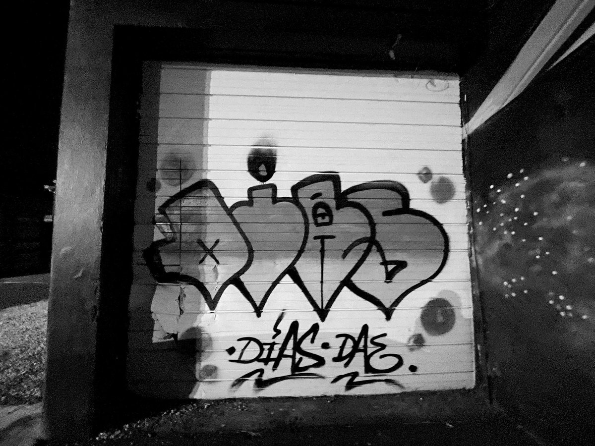 creativeday5's tweet photo. Throwie styles #dias #diascreativos #creativedays #buenosdias #creativedayscollection #miami #graffiti #gettingup #getups #throwies https://t.co/4lgFj3qFL1