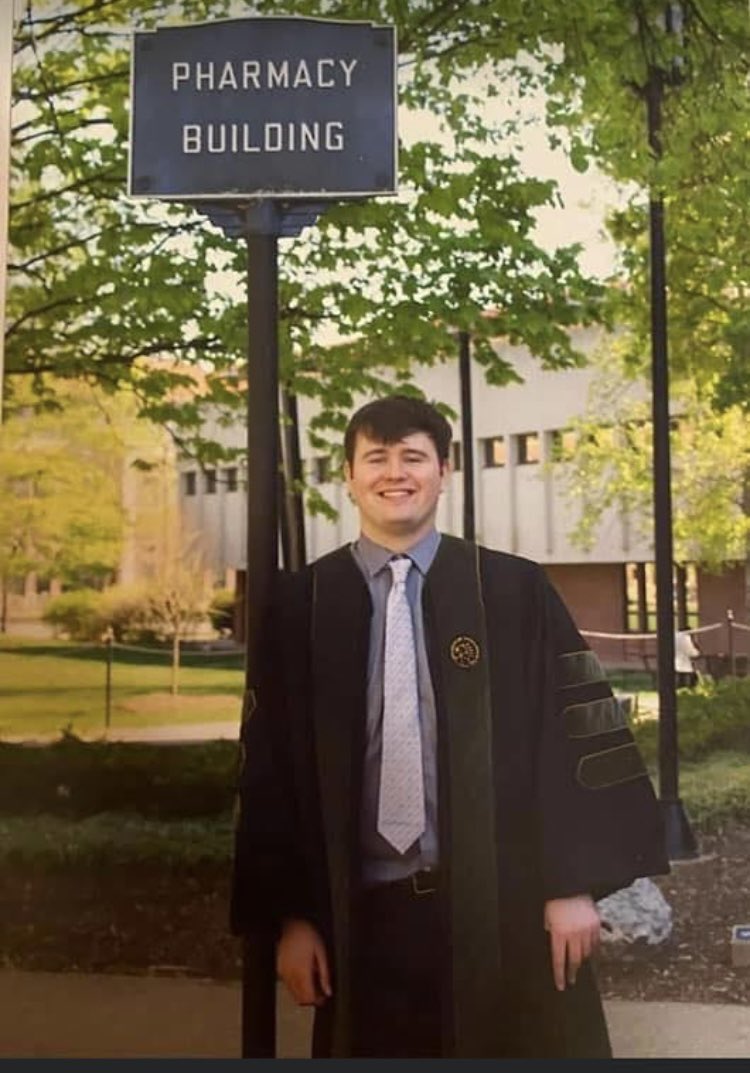 lisams1210's tweet photo. Happy National Pharmacists Day Dan!
@DanSmith_20
@purduepharmacy
@UWHealth
#NationalPharmacistsDay
#EDpharmacist https://t.co/ZdwhnQZxO2