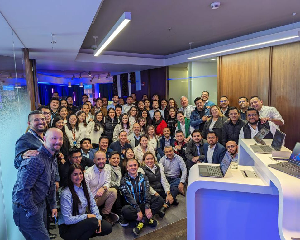 Agradecemos a nuestros amigos de <a href="/Dell/">Dell</a> por invitarnos al PM Summit 2023 CDMX
En el evento tematizado "The Way of the Future", pudimos disfrutar de ¡conferencias y capacitaciones en Torre Mayor, además de actividades muy interesantes en Six Flags!