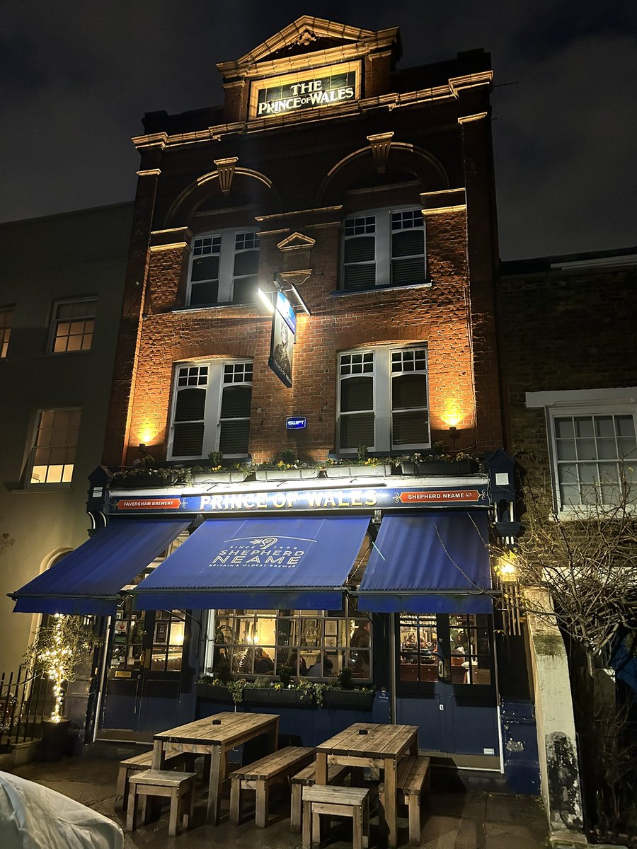 PubsSaving's tweet photo. Charming traditional cosy #pub Prince of Wales, located on Cleaver Square, which was laid out in 1789. The pub was refaced in 1901. #kennington #Independentpubs #bestpubs https://t.co/EsE7FgpI7C