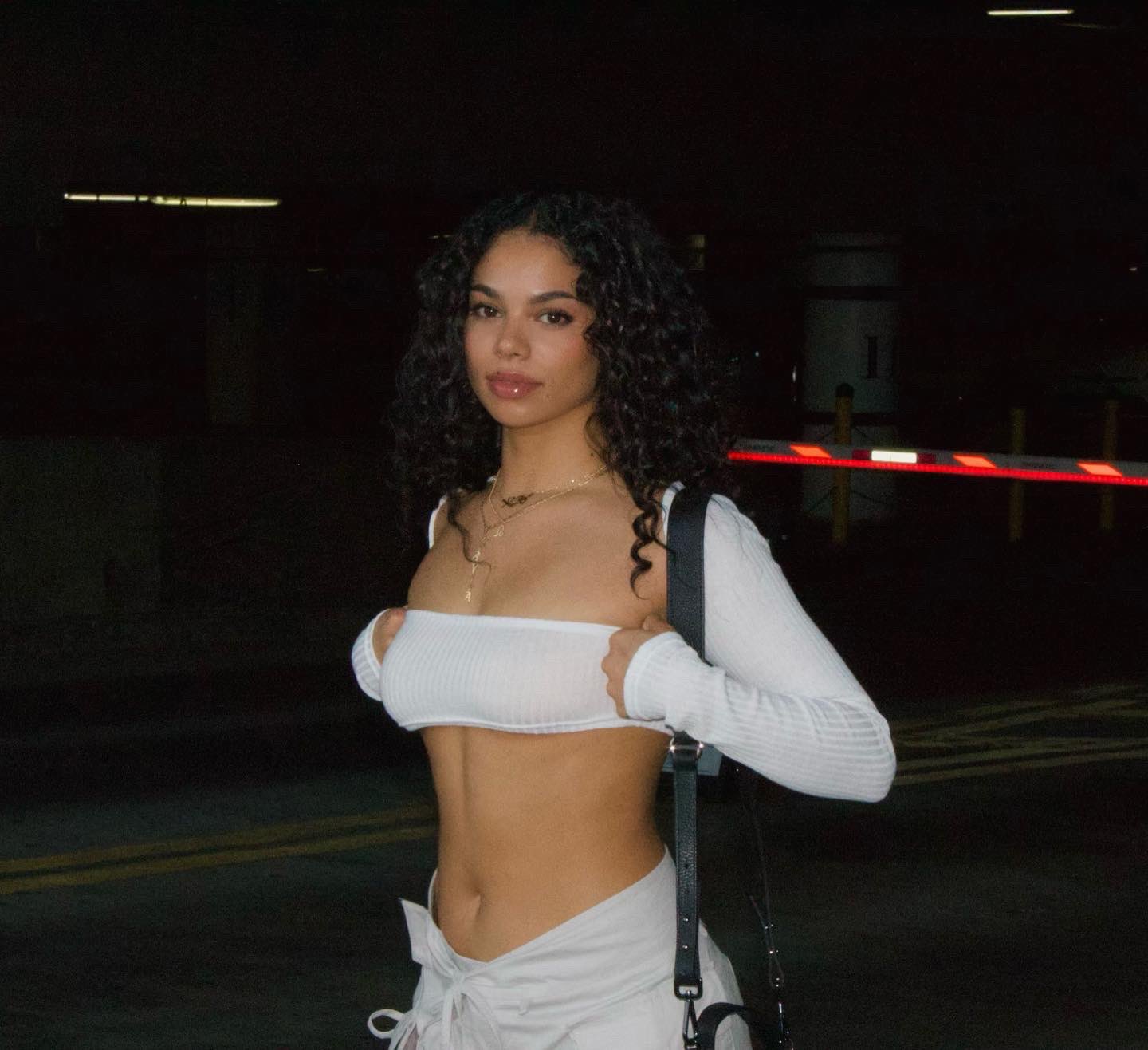 Soul on Twitter: "practicing my candid paparazzi photos https://t.co/nYKnS8fZ1Y" / Twitter