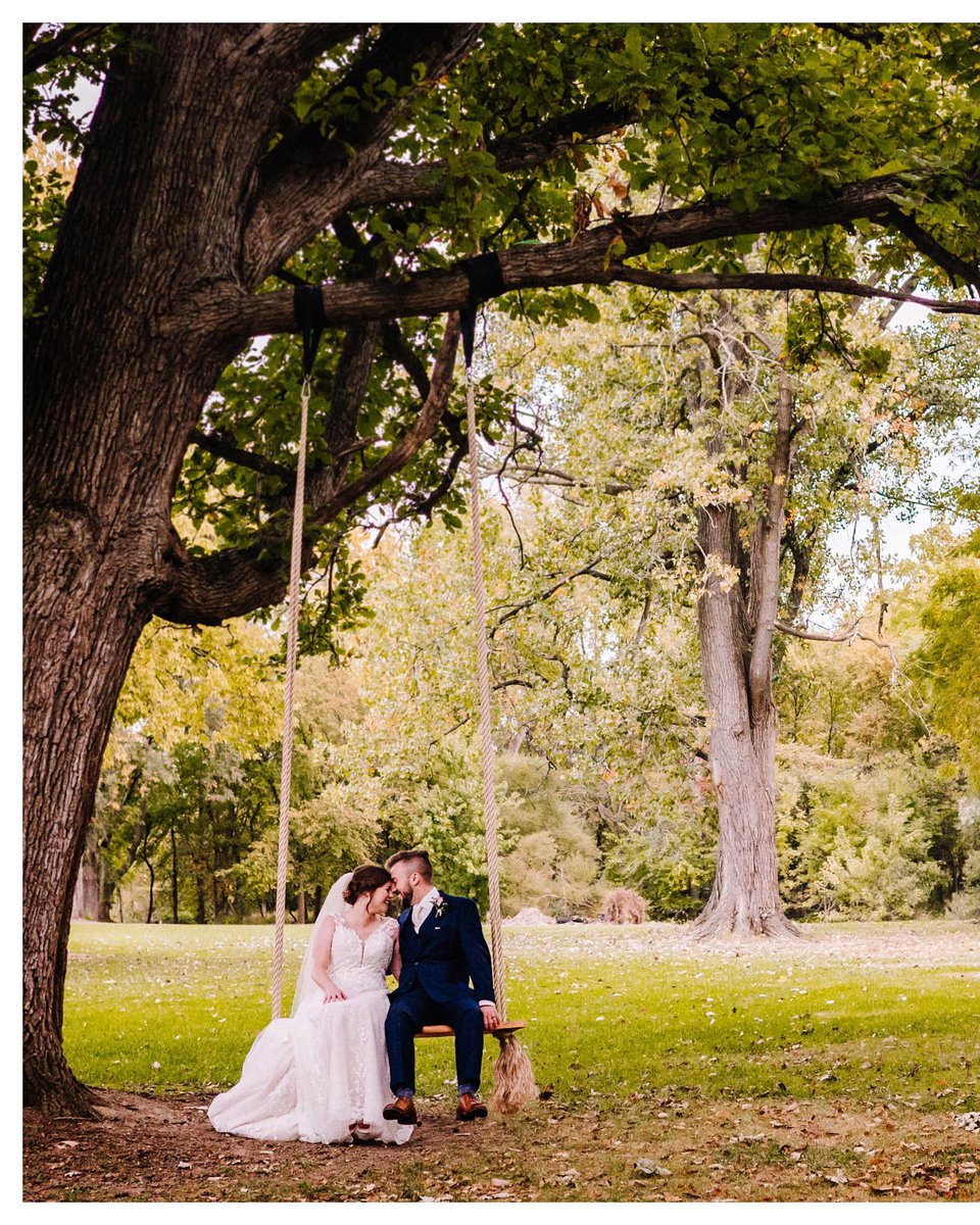 LuckybirdPhoto's tweet photo. nazarethhall out here having some of the most GORGEOUS spots year after year 👏

*
*
*
*
*
#toledowedding #toledoweddingphotography #MidwestBride #liveauthentic #ohiophotographer #idotoledo #igers_nwohio #toledoloveslove #wedohio #ohiolovers #toledophotographer #nazhallbride #naz https://t.co/l2M1iHkdWm