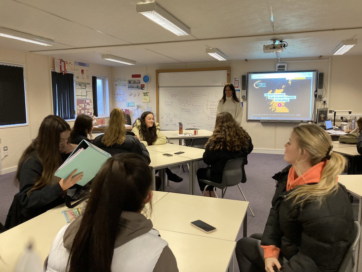 MissSwansonMods's tweet photo. AH engaged in discussion all things criminal justice today with Dianne Thom from @ComJusScot Discussed causes of crime, early intervention, domestic violence and the Caledonian Programme. #SaferScotland #SocialWork #Dissertations #revision https://t.co/MXPydqpR8R