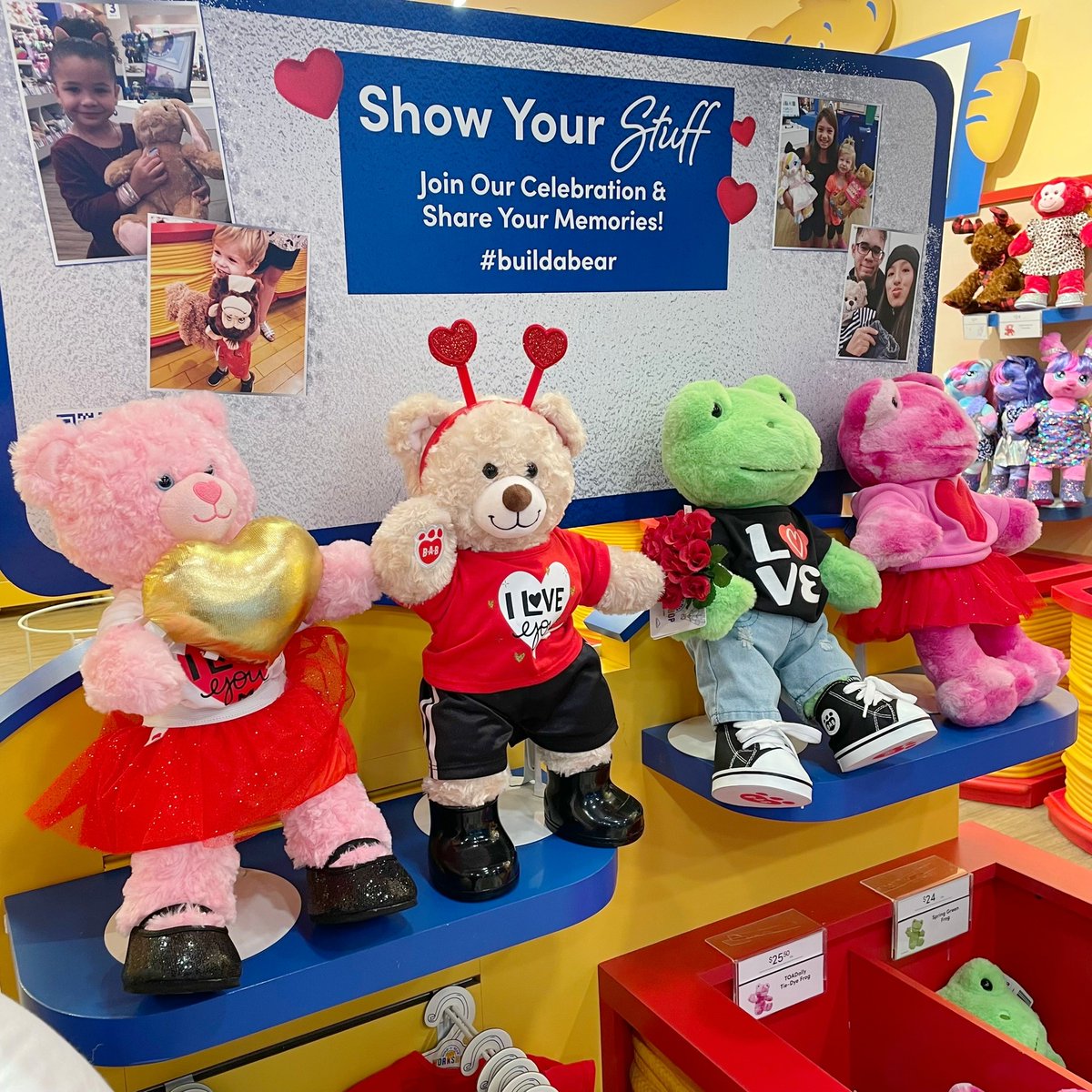 Love is in the air with the new Valentines collection at <a href="/buildabear/">buildabear</a>! #Kennesaw #Towncenteratcobb #Valentinesday