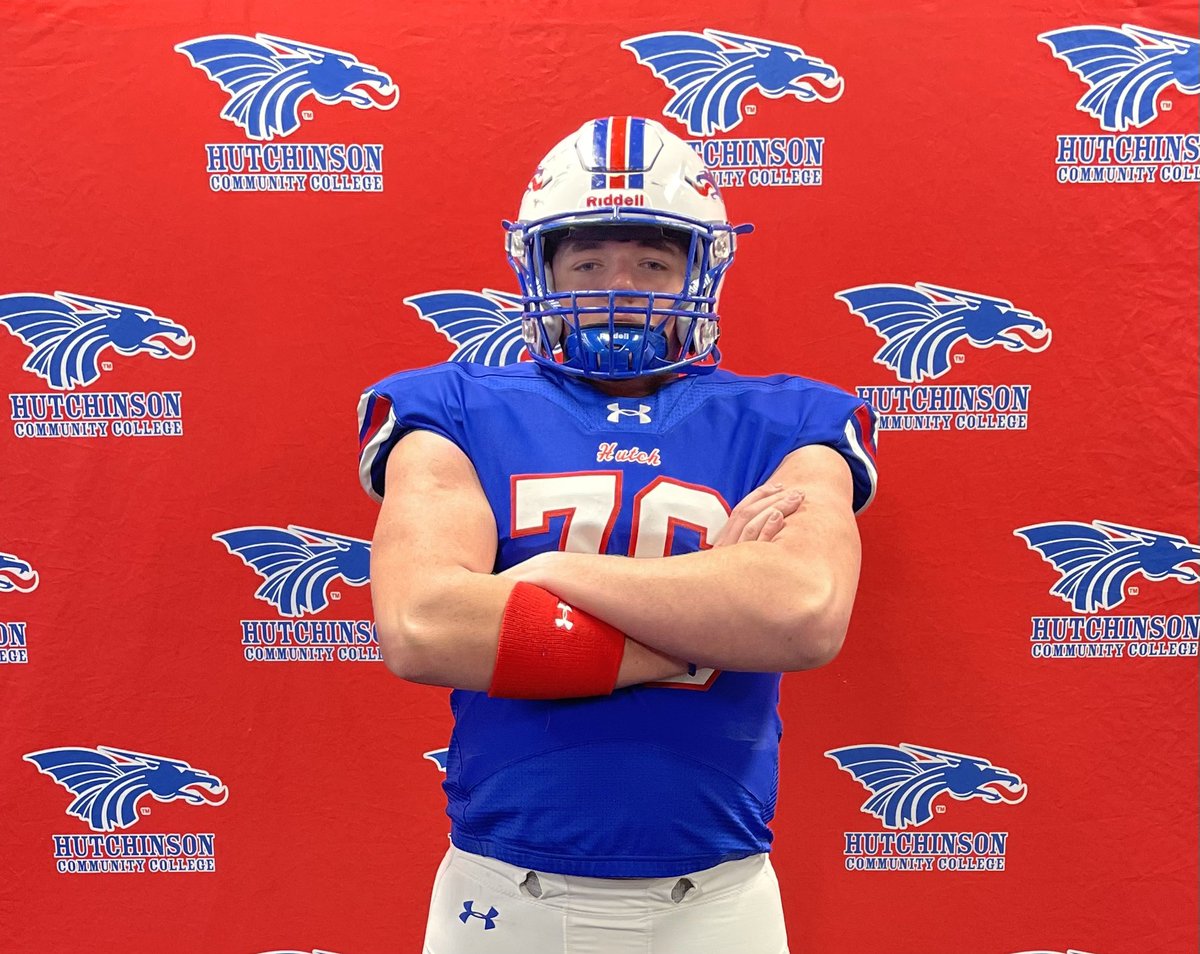 Great things happening at <a href="/BlueDragonsFB/">Hutchinson Blue Dragon Football</a> greatful for <a href="/CoachSerchia/">Phil Serchia</a> and <a href="/CoachDrewDallas/">Drew Dallas</a> for getting me on campus today and for the offer!!