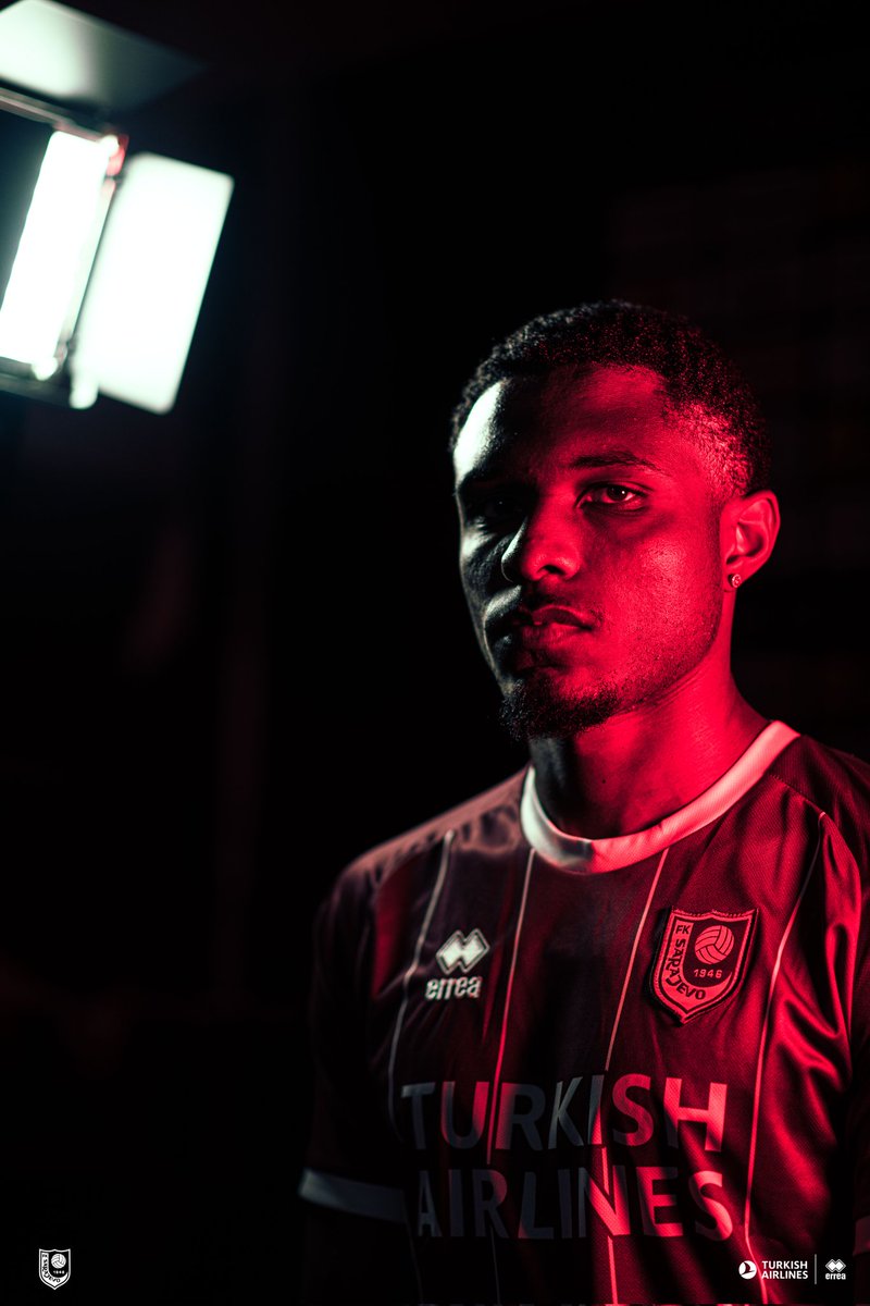 Street___Blues's tweet photo. Photographs from today's Renan offical presentation. 🇧🇷 https://t.co/sSqGjURccJ