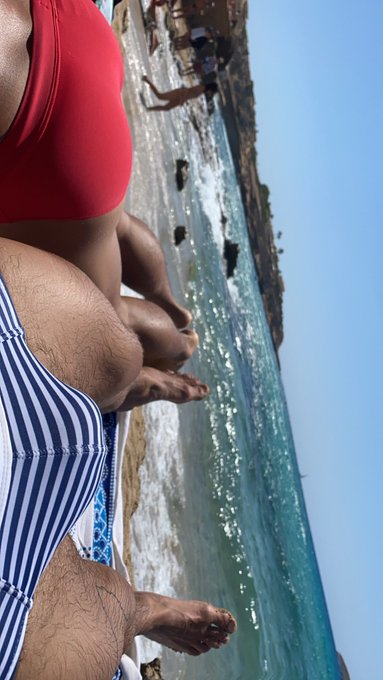 2 pic. Summer throwback ??? https://t.co/wQQytbPlPK