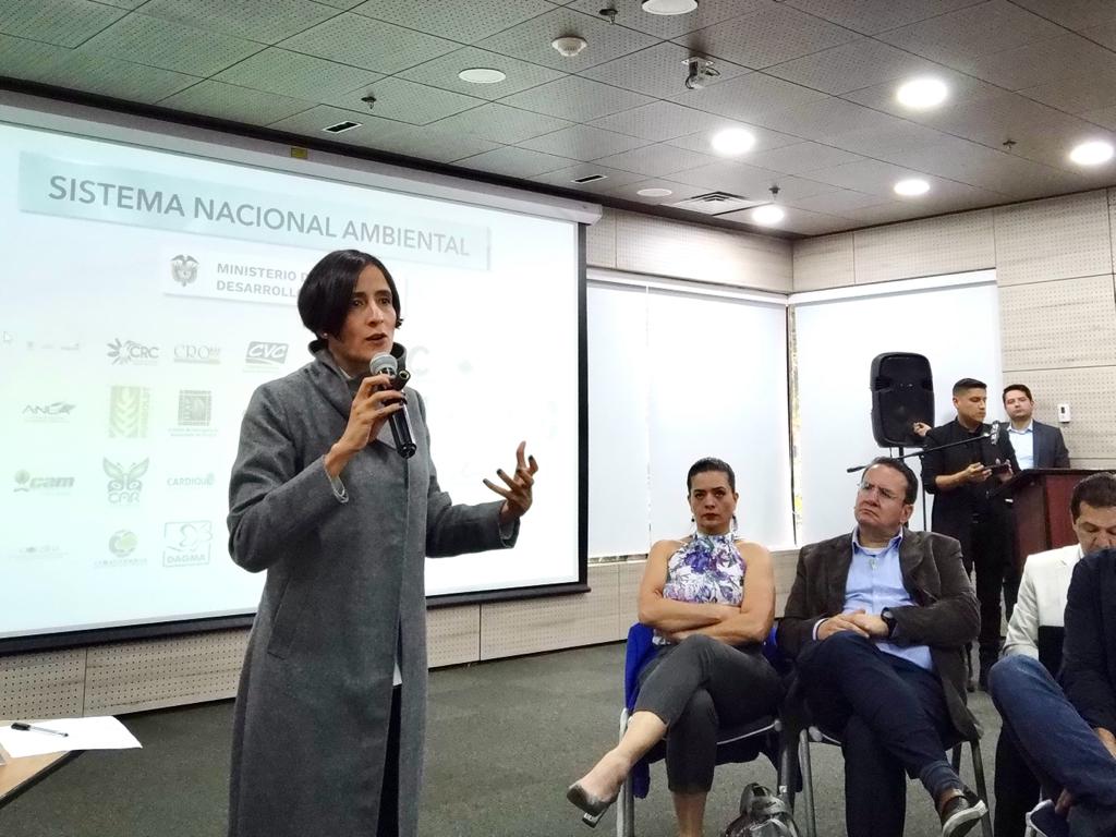 La Ministra <a href="/susanamuhamad/">Susana Muhamad</a> da apertura al I Encuentro 2023 del #SistemaNacionalAmbiental, que busca generar un espacio de diálogo en torno a la articulación y orientación de las prioridades previstas en el Plan Nacional de Desarrollo #ColombiaPotenciaMundialDeLaVida