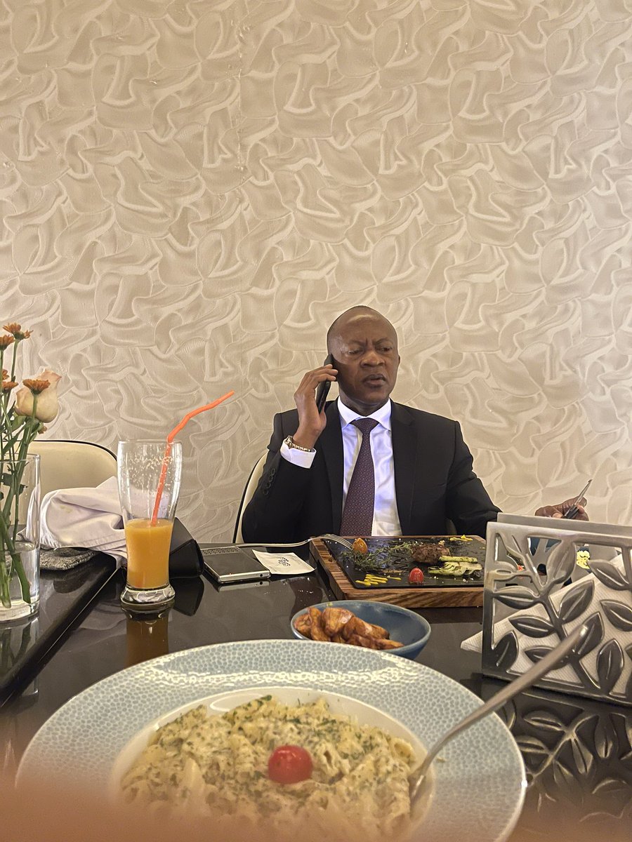 SheilahGashumba's tweet image. My dinner date is always on his phone 😂🤦‍♀️❤️