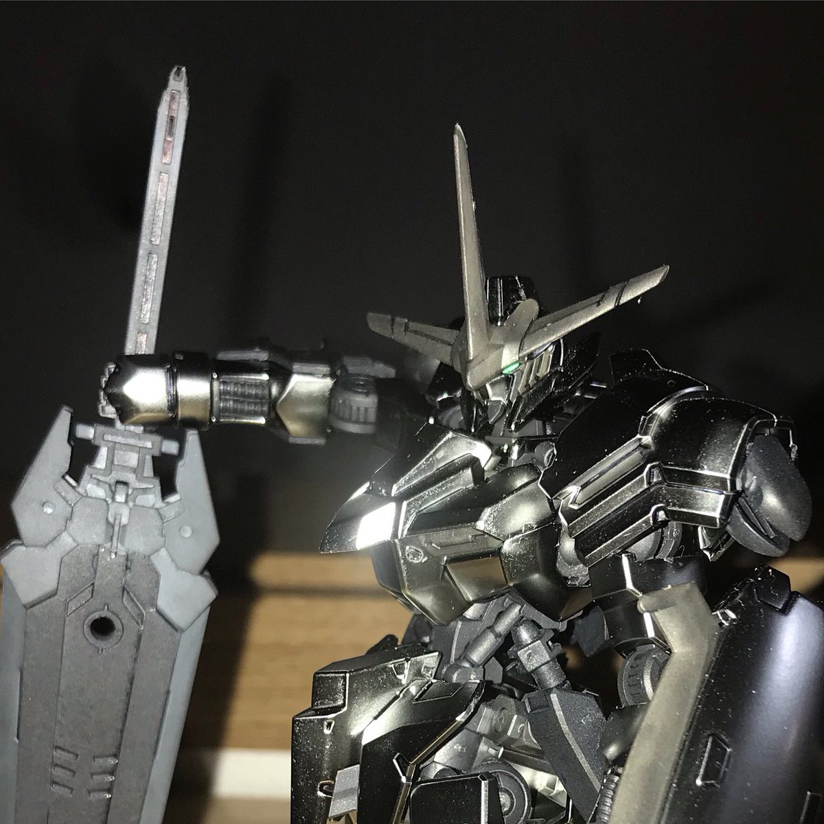 eightenird's tweet photo. フロムゲーのボスっぽい。

#ガンプラ #鉄オルg #ウルズハント #鉄血のオルフェンズウルズハント #端白星 #ガンダム端白星 #アイアンブラッドコーティング https://t.co/1z5sZgxnbV