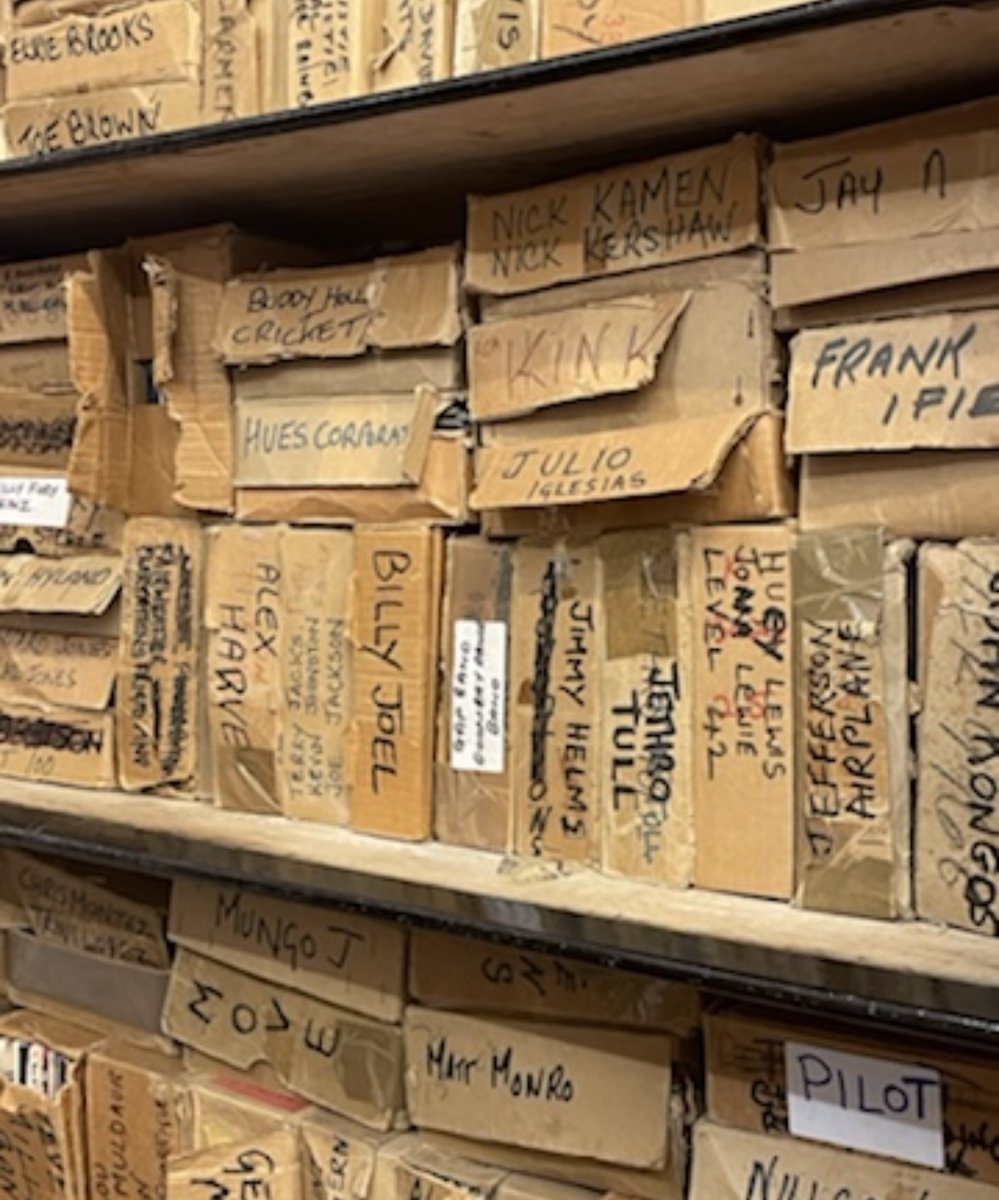 soniccathedral's tweet photo. Very much enjoyed a trip to @TheMusicalBoxRS with @talktopeters last year! Got some great stuff in there! It's a treasure trove! #TimsTwitterListeningParty #RedSunsetDreams https://t.co/jVC3rtYVqK