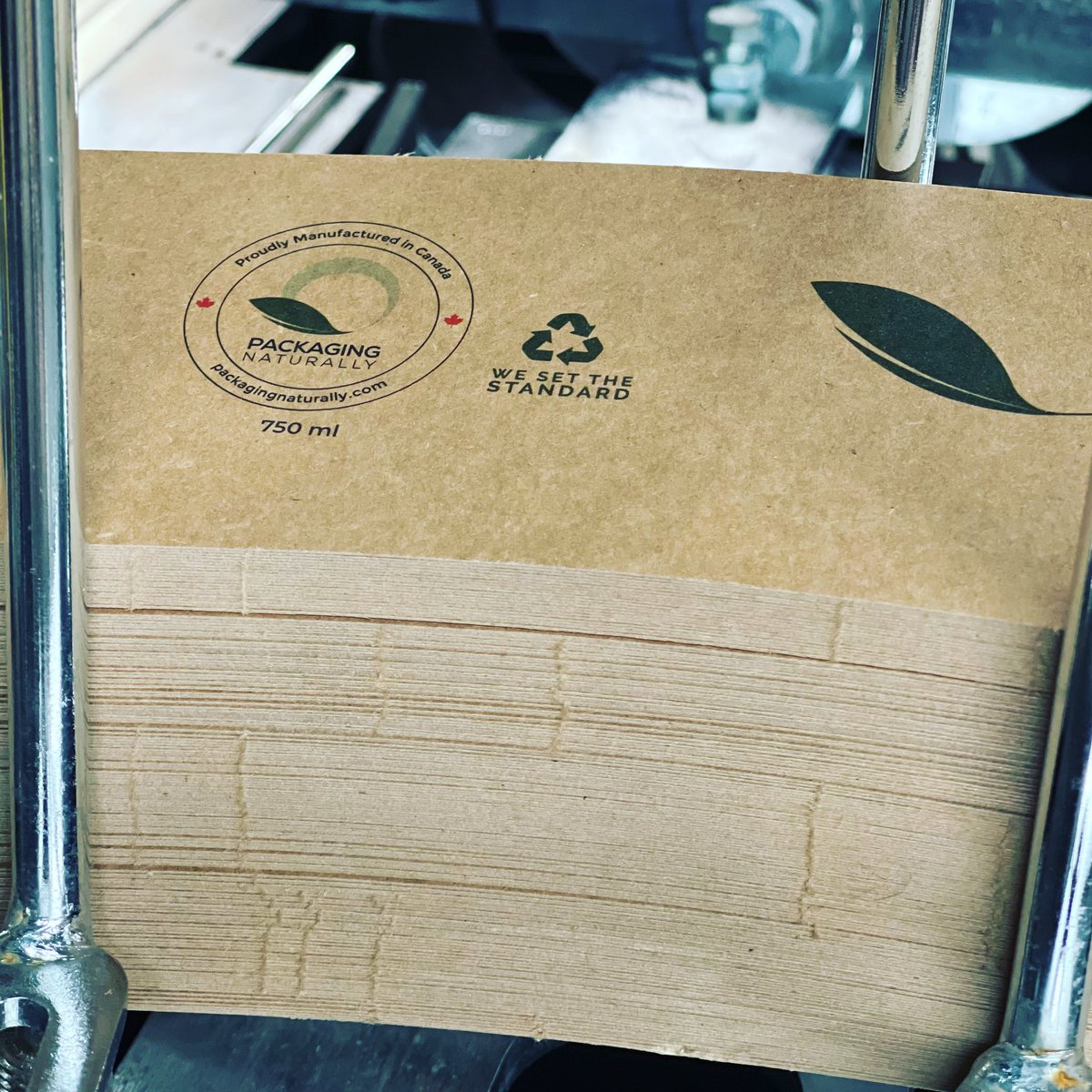 lvaldes7's tweet photo. Made locally 🇨🇦 so you dont have to wait for overseas shipping. #packagingnaturally #takeaway #packaging https://t.co/OM2kjAJxyY