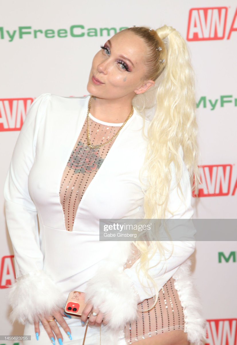 Brazzers Fanss on Twitter: "Alexis Andrews Avn Awards Red Carpet @AlexisAndrewsX"