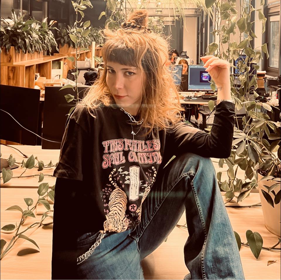 hello friends  i'm back again ... 
I missed this place  💘

#NFTCommunity #NFTcollections  #NFT  #NFTartist