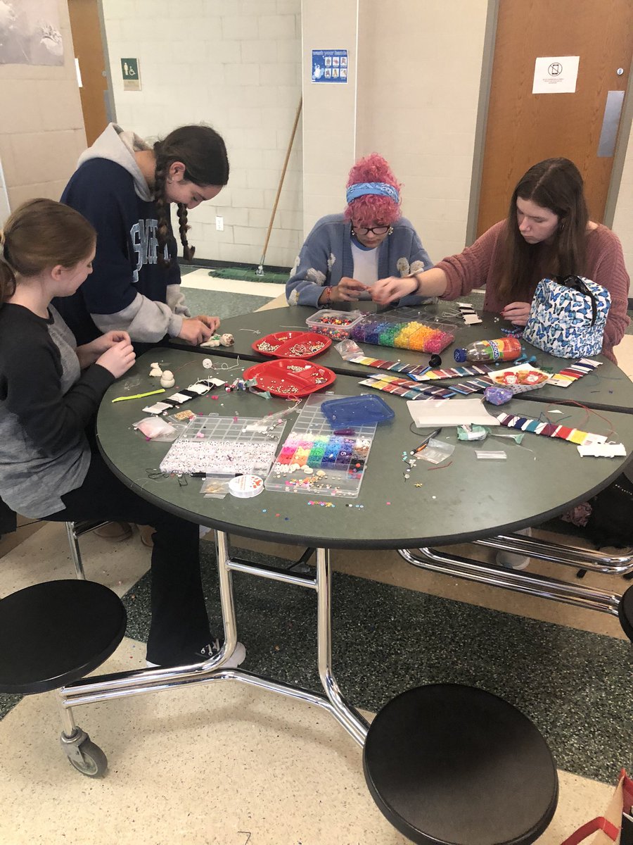 More wellness week fun! <a href="/Pvillestrong1/">Pleasantville STRONG</a> <a href="/MrPalumboPHS/">Joseph Palumbo</a> <a href="/pvilleschoolsny/">pleasantvillenyschools</a>