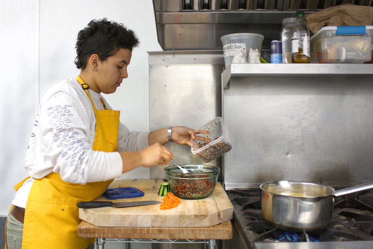 Looking to hone your culinary skills? Apply today for our Summer Internship! You’ll work independently in the kitchen and will contribute to WSW's community by bringing staff and SAI participants together for a meal. Applications are due February 15th!! bit.ly/S-Int2022