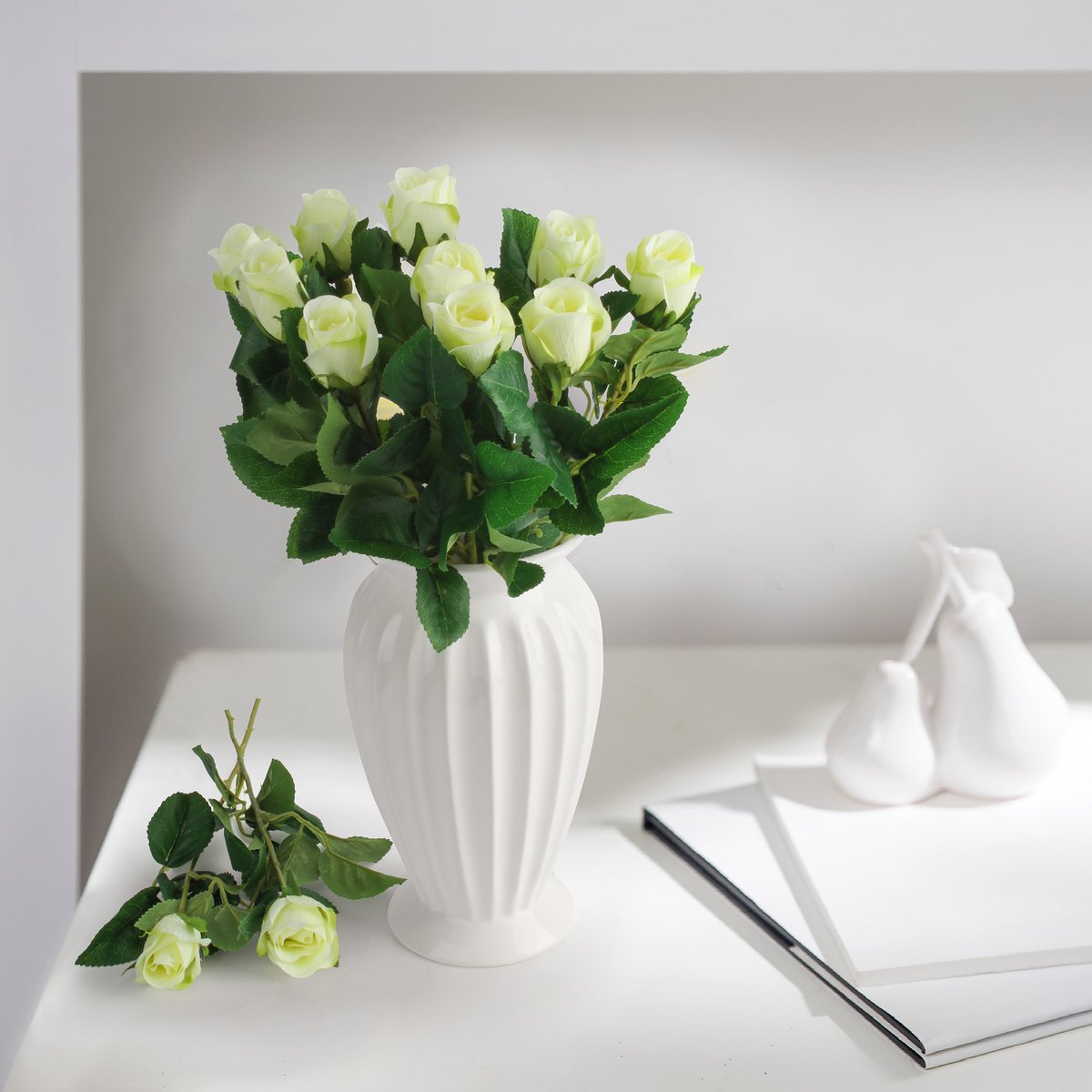 White Silk Roses Bouquet for Home Decor

16”

Bendable Stems

#whiteroses

#whiterosesbouquet

#indoordecor

#flowerdecoration

#rosesbouquet

#homedecoration